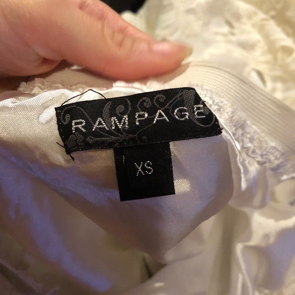 Lacey skirt - Picture 2 of 2